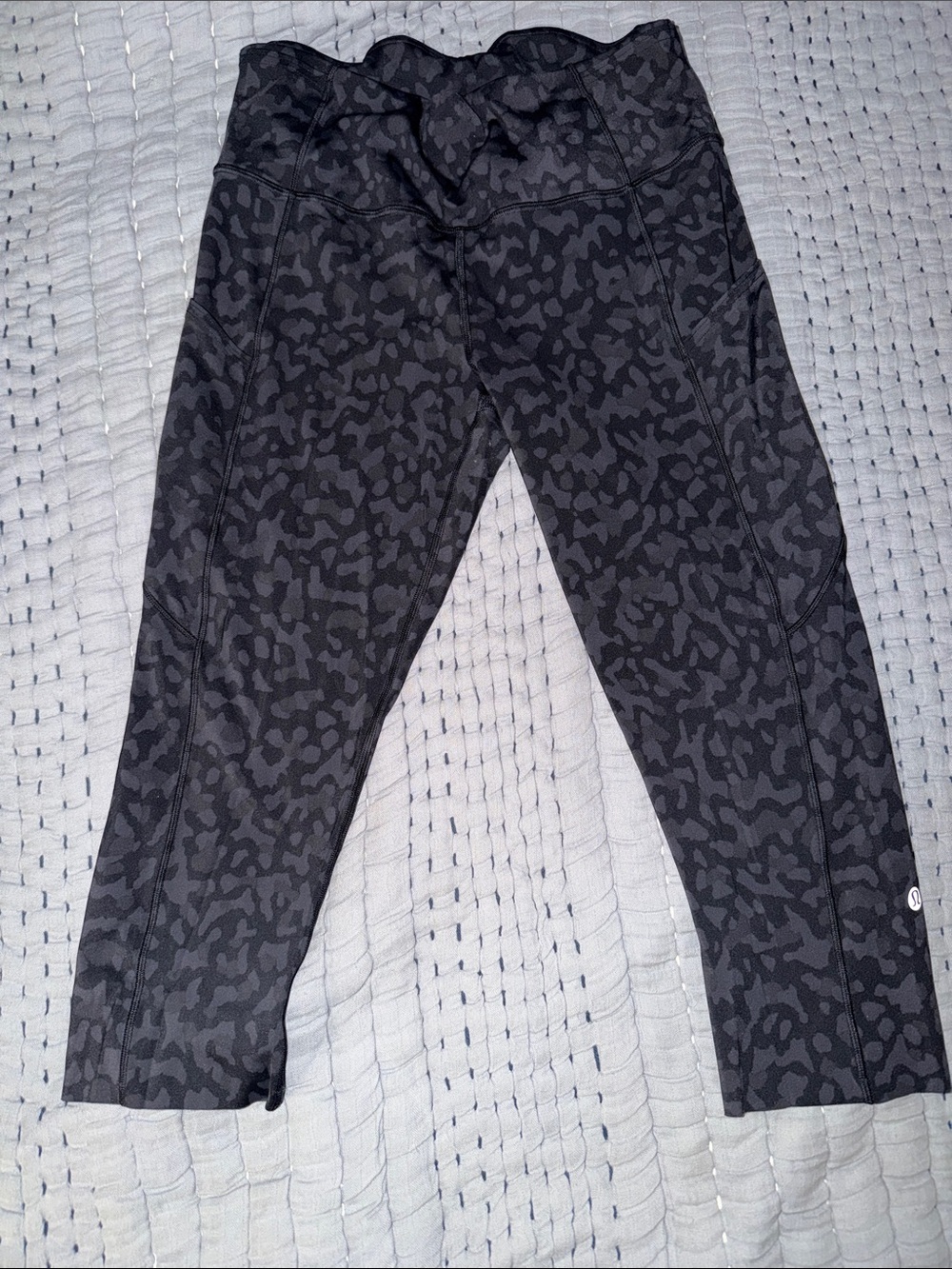 LULULEMON Women's Fast and Free Crop II 19" Non-Reflective Size 8 In Camo Grey